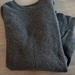 Max Studio Charcoal Gray Cashmere Crew Sweater